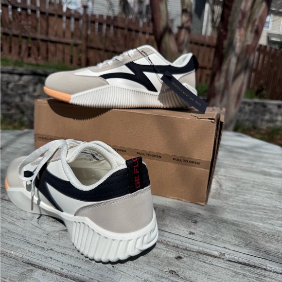 De Florance Vintage Sneakers Women’s Size 9 EU 40 Beige Black Retro Trainer NWT - Picture 7 of 12
